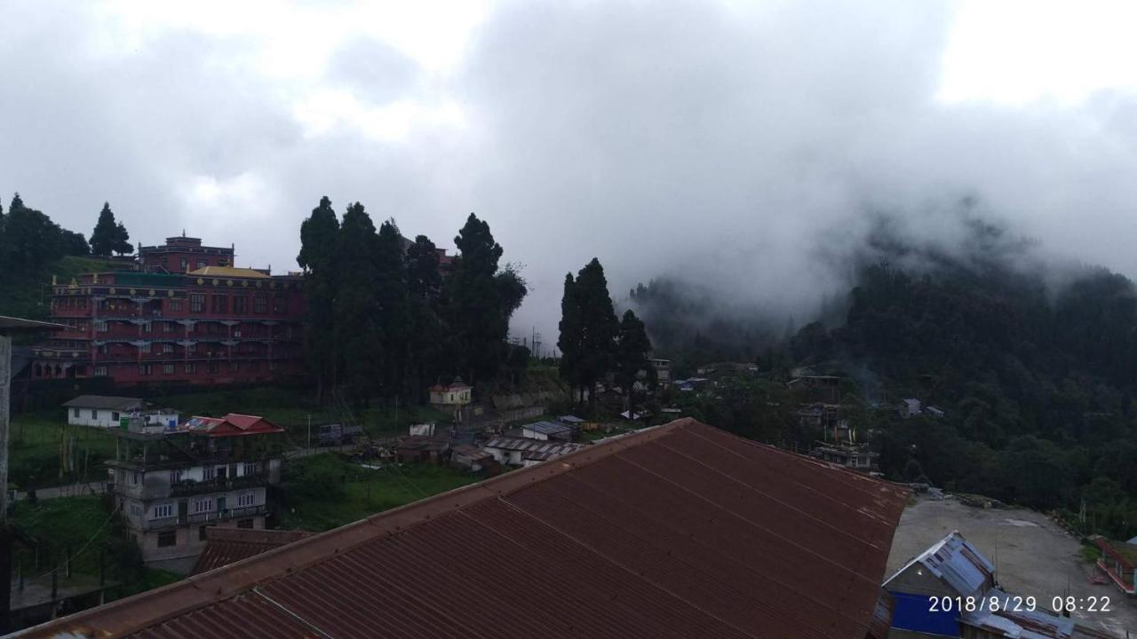 Tibet Homestay Rishop Bagian luar foto