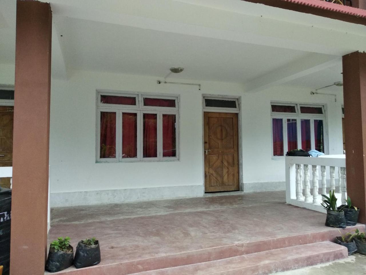 Tibet Homestay Rishop Bagian luar foto