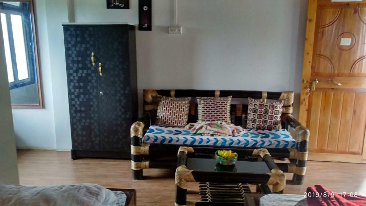 Tibet Homestay Rishop Bagian luar foto